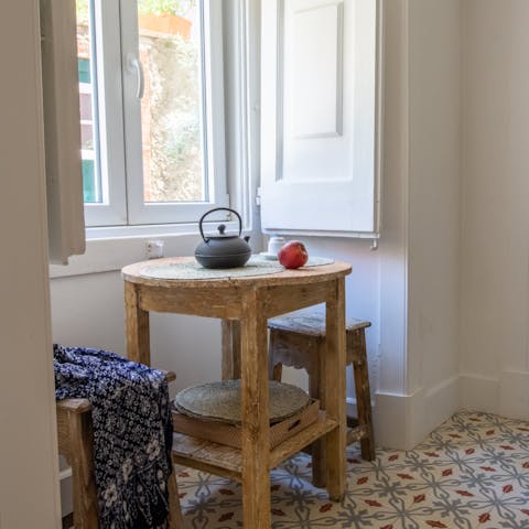 This rustic breakfast corner