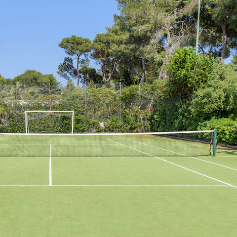 Embrace friendly competition with games on the tennis court