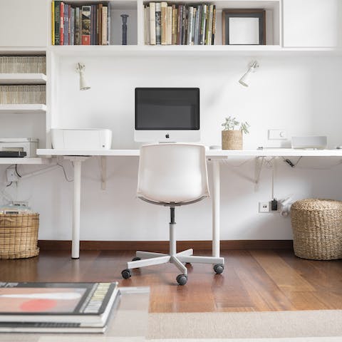 Feel extra focused at the bright and modern desk