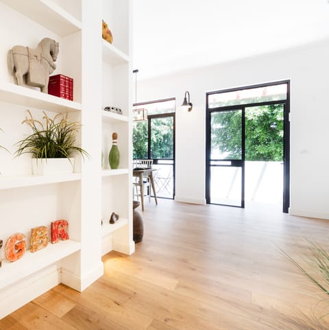 Feel at home in this seamlessly bright space