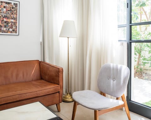 The mid-century-like corner in the living room