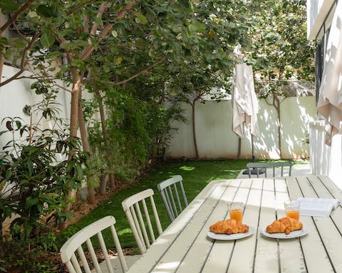 Green garden with space for enjoyment