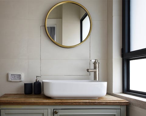 This gorgeous brass mirror