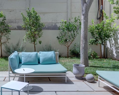 The cosy lounge furniture in the garden
