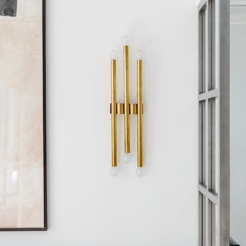 The art deco wall lamp