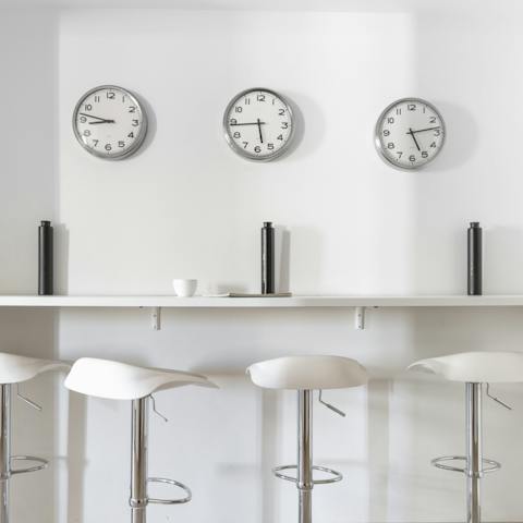 Enjoy your morning coffee at the chic and sociable breakfast bar