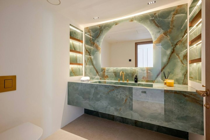 Bathroom photo
