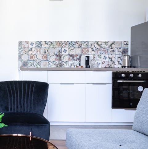 The fun tiles in the kitchen