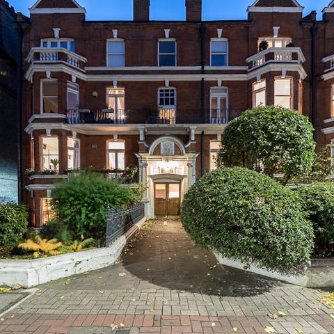 Discover Battersea's grand estates and leafy park