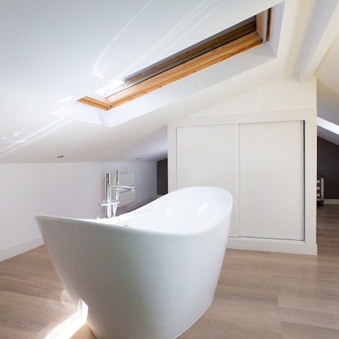 The striking bathtub