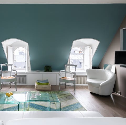 Angled walls for cosy penthouse vibes