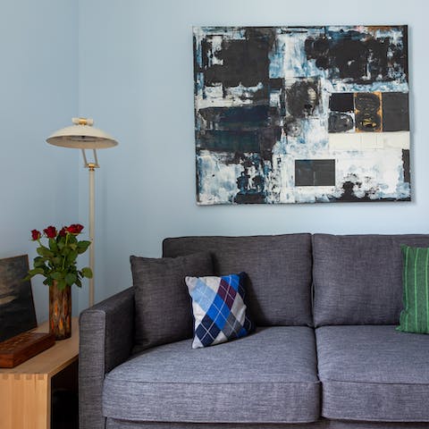 Soothing decor and striking artwork