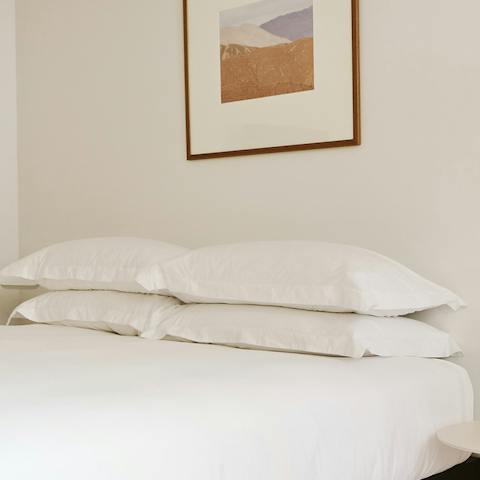 Sink into High-quality linens