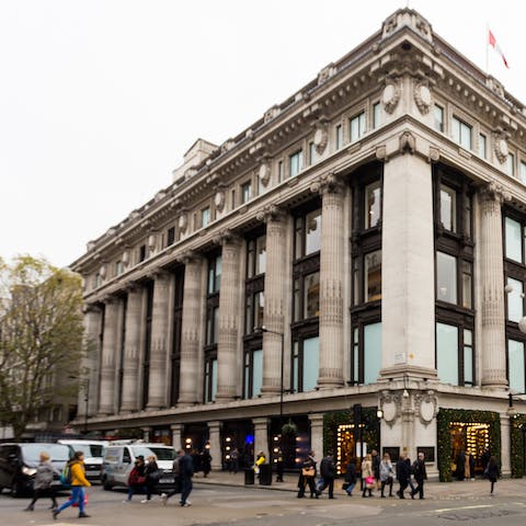 Explore Mayfair's upscale shops and fine-dining food scene from this excellent location