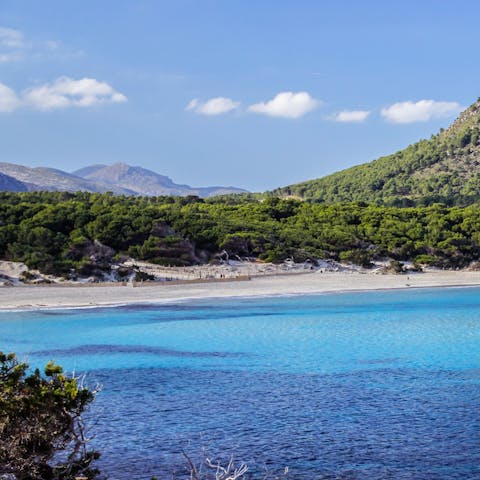 Stay in Port de Pollença – just 800 metres from the beach