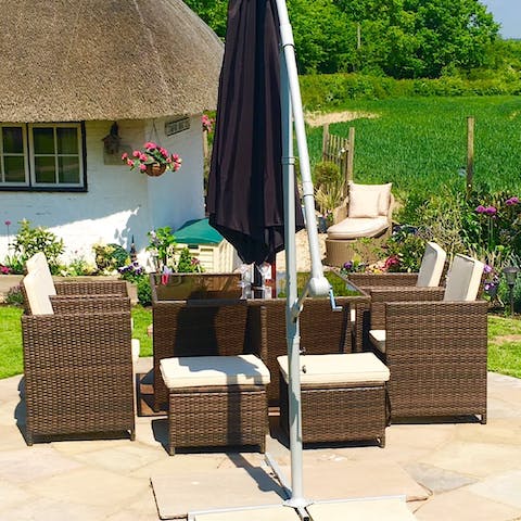 Relax in the breakfast nook, amid cosy furniture and gorgeous scenery