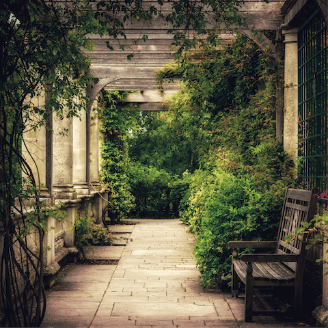 Wander around the beautiful Pergola in Hampstead Heath