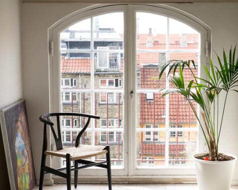 The wishbone chair with great views