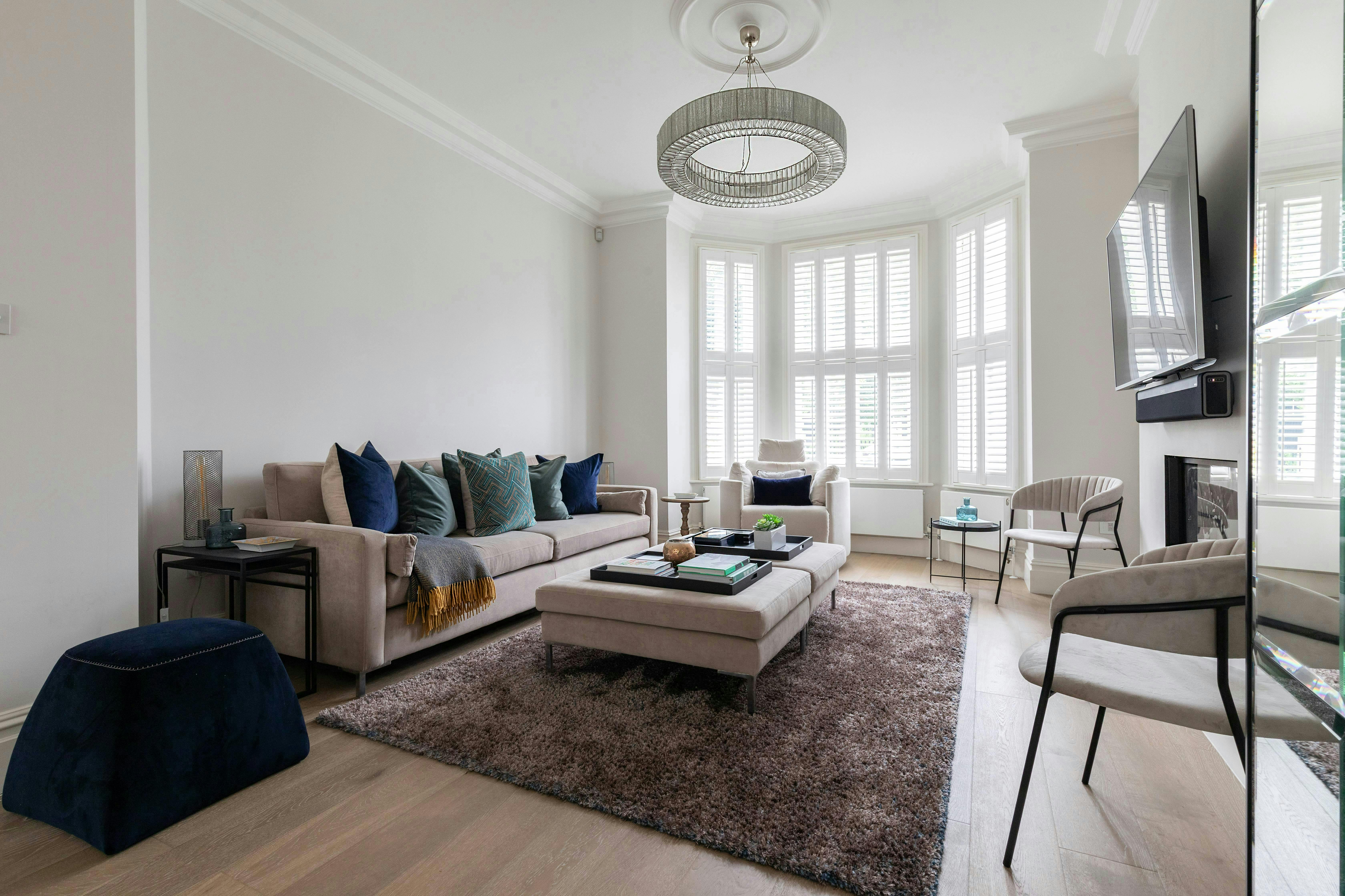 Silver Vauxhall Vibes