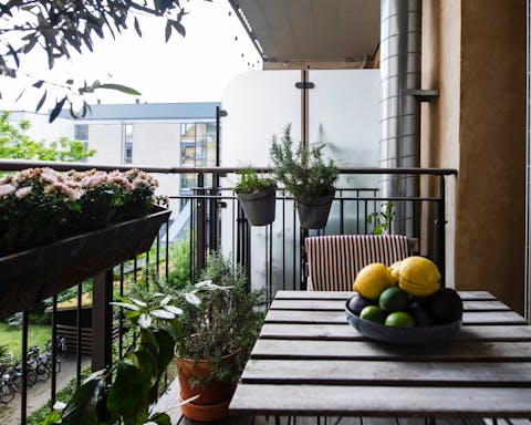 The balcony with courtyard views