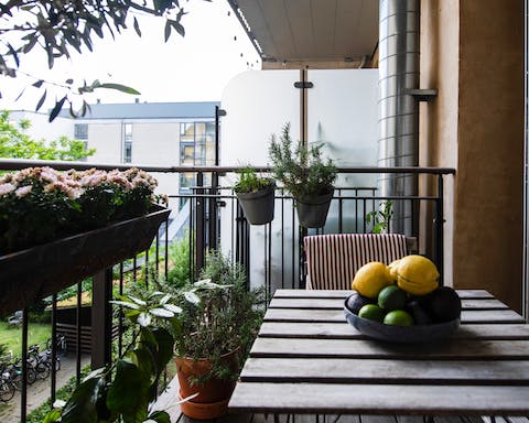 The balcony with courtyard views