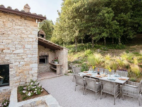 Enjoy long lunches on the outdoor dining area, cooked on the barbecue