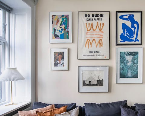 The characterful picture wall