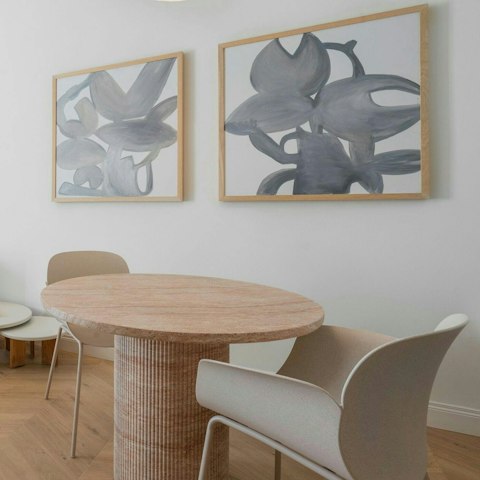 Start your day's exploring with a coffee at the dining table
