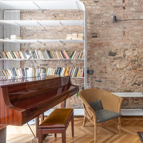 A working piano