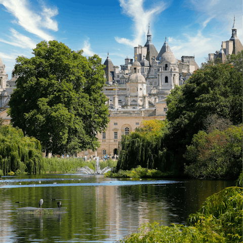 Take a scenic stroll through Hyde Park, just fifteen minutes away