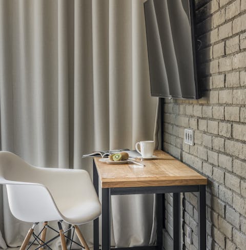 This elegant workspace