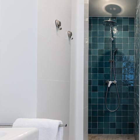 Sumptuous walk-in rainfall shower