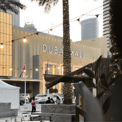 Browse the boutiques in nearby Dubai Mall