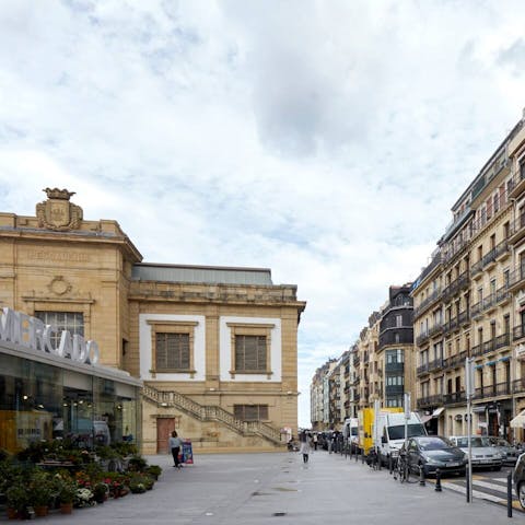 Visit the nearby market for a spot of shopping