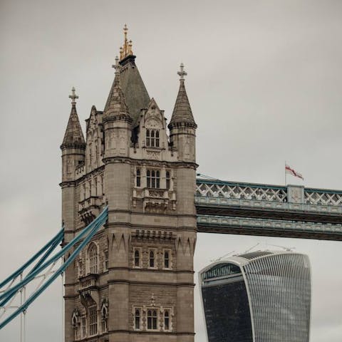 Stay within walking distance of London Bridge