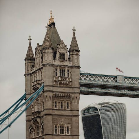 Stay within walking distance of London Bridge