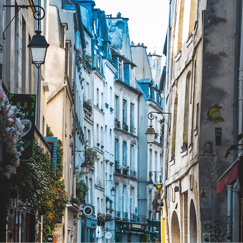 Explore the restaurants, bars and boutiques of Le Marais – less than twenty minutes on foot