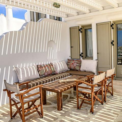 Gather under the dining pergola for an alfresco feast