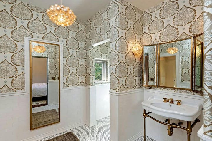 Bathroom photo