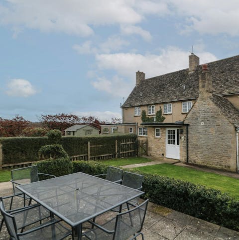 Spend sunny days in the garden – why not have a picnic?