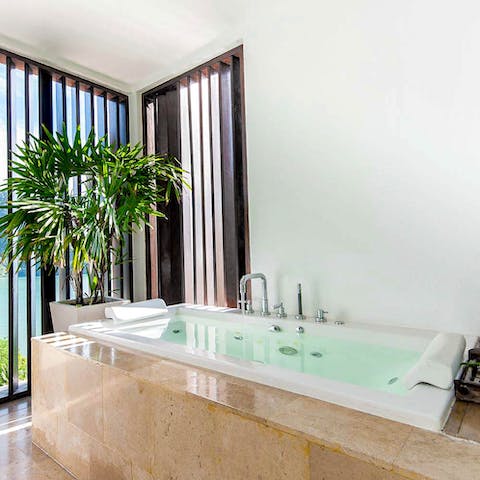 Soak any worries away in the bathrooms' Jacuzzi tubs