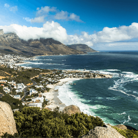 Make the most of a stay in beautiful Camps Bay – your home is around a ten-minute walk from the beach and close to mountain trails