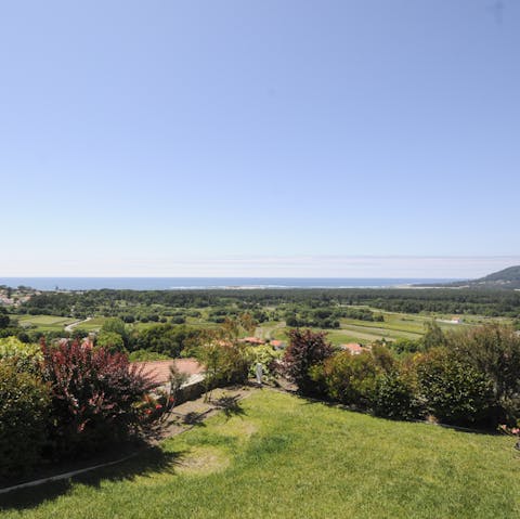 Wake up to views out to the sea and Minho River