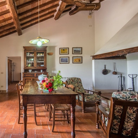 Admire the Tuscan charms of this 19th-century farmhouse