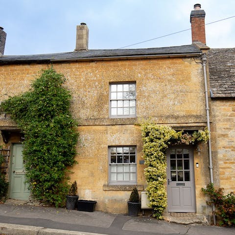 Find the perfect setting for a refreshing countryside retreat in Longborough