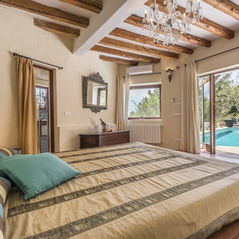 Wake up to pretty garden vistas each morning