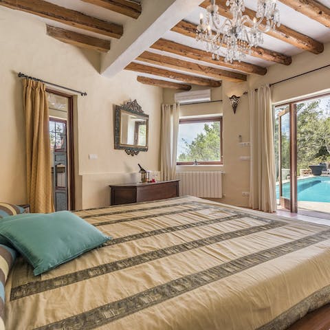 Wake up to pretty garden vistas each morning
