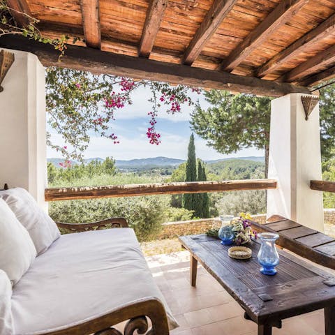 Lose yourself to the sensational views of the San Carlos hillsides