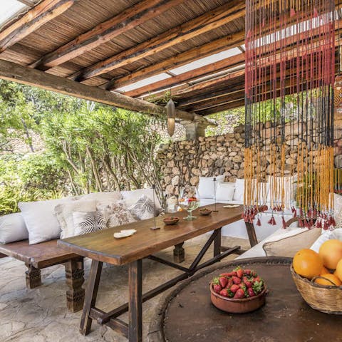 Lay the table for alfresco suppers at sunset