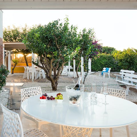 Light the barbecue and celebrate the sweetness of Italian living from the garden